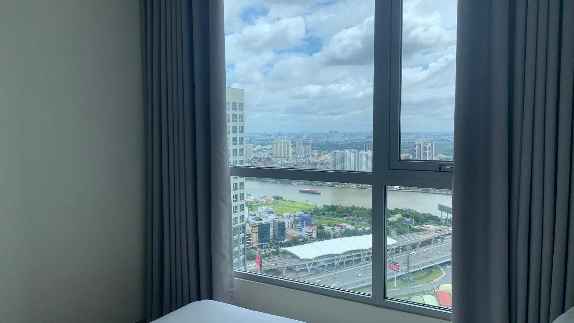 Vinhomes Central Park Apartment Roseland - Can Ho Dich Vu Ho Chi Minh City